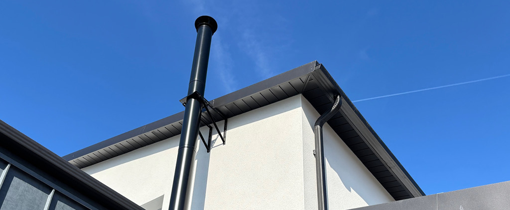 CAD DAL’ALU à Cholet est spécialisée dans la rénovation des avancées de toit et des gouttières en aluminium...