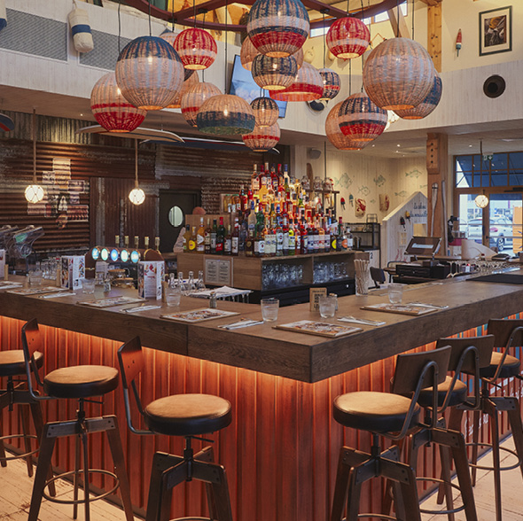 Léon Six Food & Cocktails n’est pas qu’un restaurant, c’est aussi un lieu de vie