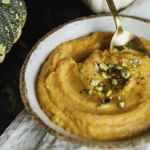 Quelques habitudes simples, inspirées de la naturopathie et conseillées par Naturiel, permettent de renforcer notre système immunitaire.