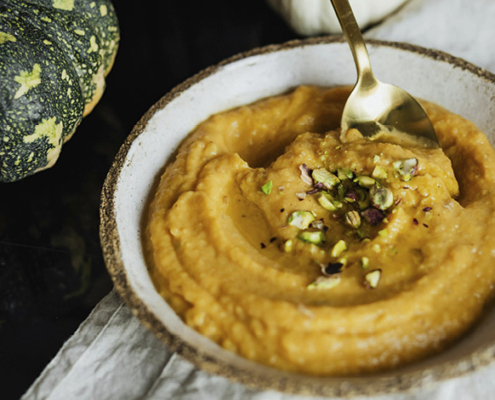 Quelques habitudes simples, inspirées de la naturopathie et conseillées par Naturiel, permettent de renforcer notre système immunitaire.