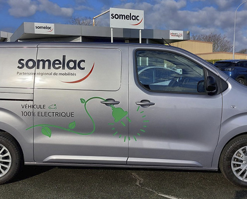 Chez Somelac, franchisé Hertz, nous proposons une large gamme d’utilitaires et des durées de location adaptées à vos usages.