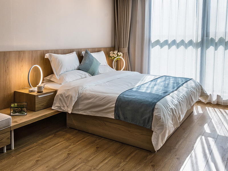 Implantée à Cholet, My Investi’ est une activité spécialisée dans l’investissement immobilier et l’accompagnement personnalisé par mandat de recherche. Mandataire indépendant, Aurélien met son expertise au service des investisseurs et des particuliers souhaitant sécuriser et optimiser leur projet immobilier grâce à une approche globale, structurée et entièrement dédiée à leurs objectifs patrimoniaux. La transaction par mandat de recherche clé en main constitue le cœur du positionnement de My Investi’. Contrairement à un mandat de vente classique, ce dispositif place l’acquéreur au centre de la stratégie. Le professionnel agit exclusivement dans l’intérêt de son client, en recherchant activement des biens correspondant précisément à ses critères financiers, fiscaux et patrimoniaux. Un mandat de recherche immobilier pour sécuriser votre investissement Le mandat de recherche permet à l’acquéreur de déléguer l’intégralité du processus de prospection à un expert du marché local. À Cholet et dans sa région, My Investi’ identifie des opportunités pertinentes, qu’il s’agisse d’investissement locatif, d’acquisition patrimoniale ou de résidence principale à fort potentiel. Cette méthodologie garantit un gain de temps significatif et une sélection ciblée de biens à forte valeur ajoutée. Aurélien analyse chaque projet en amont afin de définir une stratégie cohérente avec le budget, la rentabilité attendue et les perspectives d’évolution du marché immobilier choletais. L’étude du secteur, l’évaluation du potentiel locatif, l’analyse des charges et la projection de rentabilité sont intégrées à la démarche. Le client bénéficie ainsi d’une vision claire et argumentée avant toute prise de décision. Un accompagnement clé en main de la prospection à la gestion du projet My Investi’ se distingue par un suivi complet, de la recherche du bien jusqu’à la concrétisation finale du projet. La négociation, la sécurisation juridique de la transaction et la coordination avec les différents intervenants sont prises en charge avec rigueur. Cette approche globale réduit les incertitudes et assure une transaction immobilière maîtrisée à chaque étape. Dans le cadre d’un investissement locatif, l’accompagnement peut également s’étendre à la mise en location et à l’organisation de la gestion, offrant ainsi une solution véritablement clé en main. Cette continuité permet aux investisseurs de se concentrer sur leur stratégie patrimoniale tout en confiant l’opérationnel à un interlocuteur unique. En choisissant My Investi’ à Cholet pour une transaction par mandat de recherche, les investisseurs et particuliers optent pour une démarche structurée, transparente et orientée vers la performance. L’expertise locale, l’indépendance du mandataire et la personnalisation du suivi constituent les fondements d’un service haut de gamme dédié à la réussite de chaque projet immobilier.